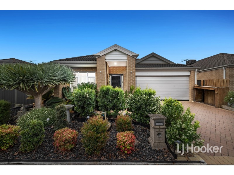 8 Camdolle Close, Pakenham VIC 3810