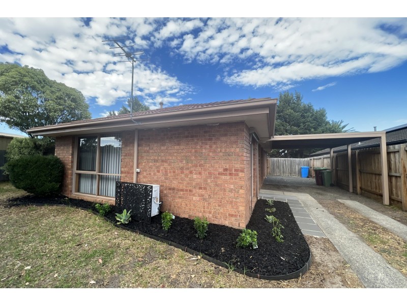 39 Josephine Avenue, Cranbourne North VIC 3977
