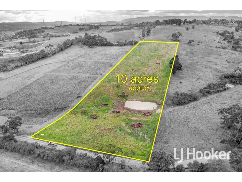 309-313 Hessell Road, Harkaway VIC 3806