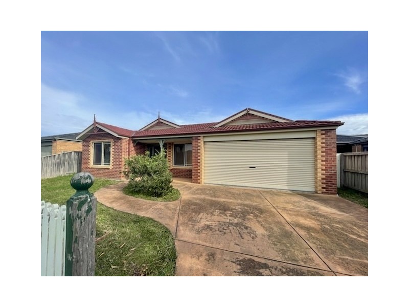 17 Broadleaf Way, Cranbourne VIC 3977