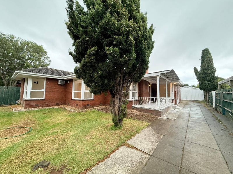 11 The Fairway, Hampton Park VIC 3976