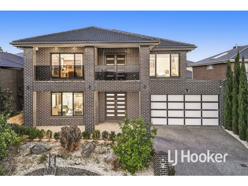 36 Manoora Avenue, Clyde North VIC 3978