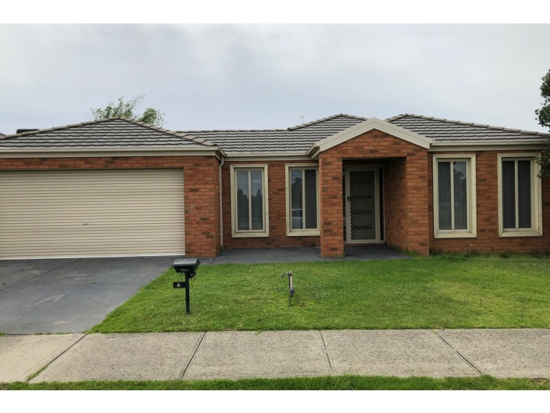4 Kingsfield Crescent, Lynbrook VIC 3975
