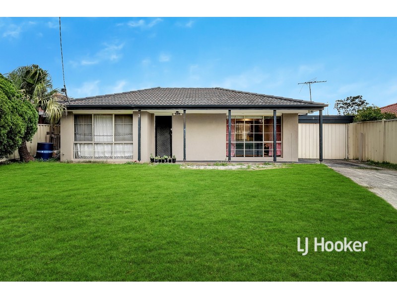 3 General Joshua Drive, Hampton Park VIC 3976