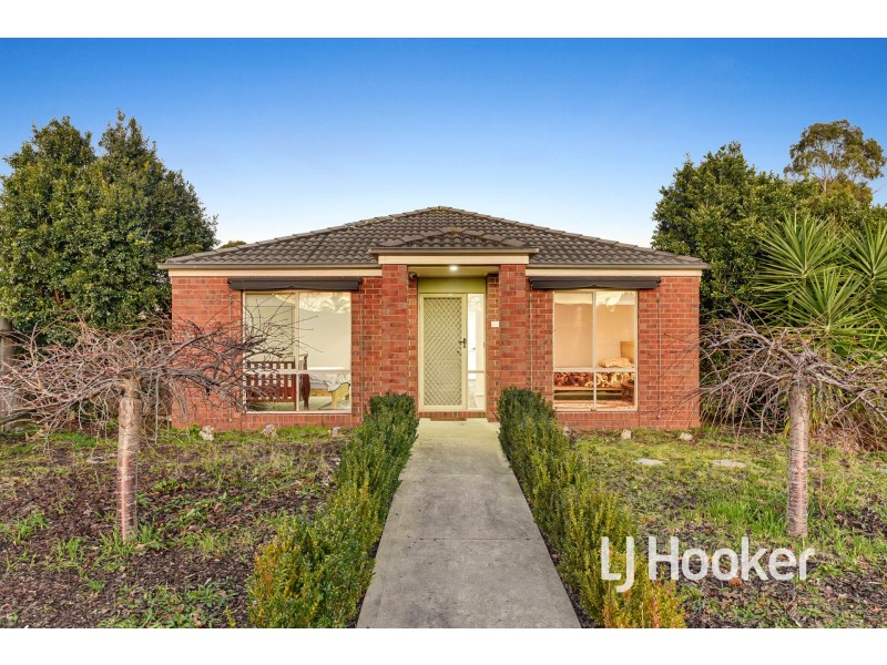 22 Sunbird Avenue, Cranbourne VIC 3977