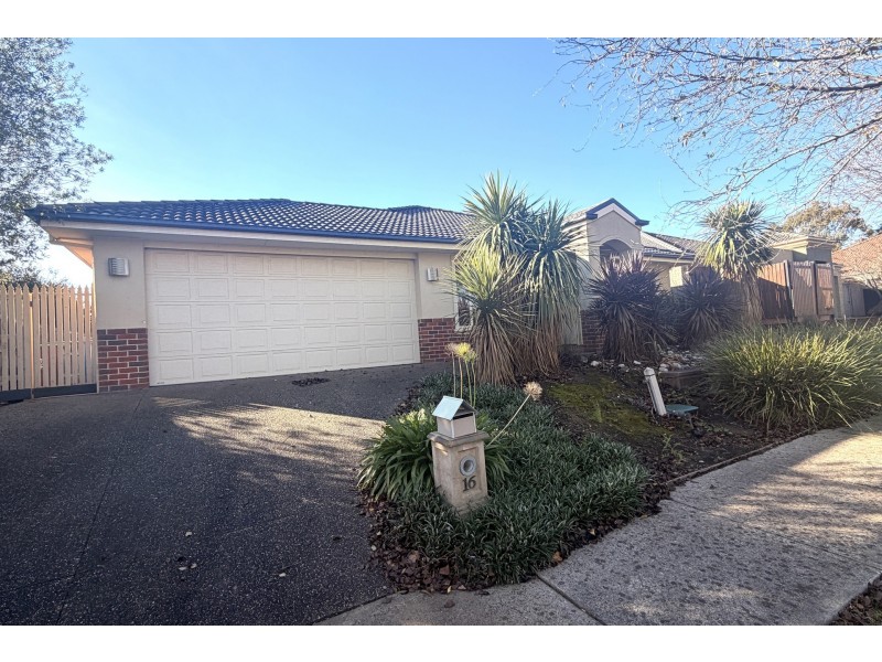 16 Montpelier Drive, Berwick VIC 3806