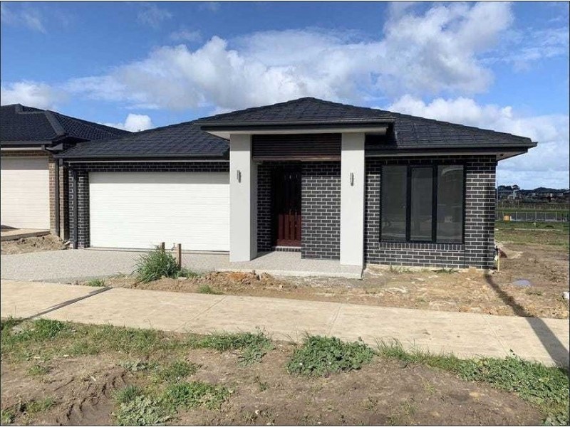 24 Keskadale Way, Clyde North VIC 3978