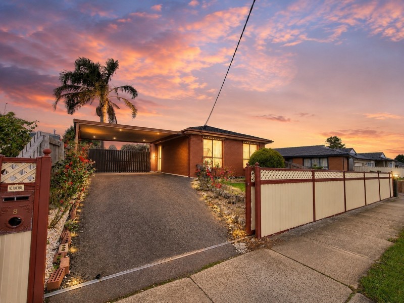 8 Cairns Road, Hampton Park VIC 3976