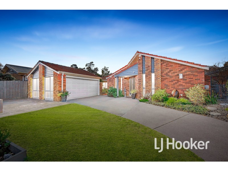 55 Lesdon Avenue, Cranbourne VIC 3977