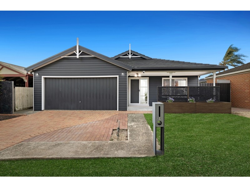 21 The Retreat, Hampton Park VIC 3976