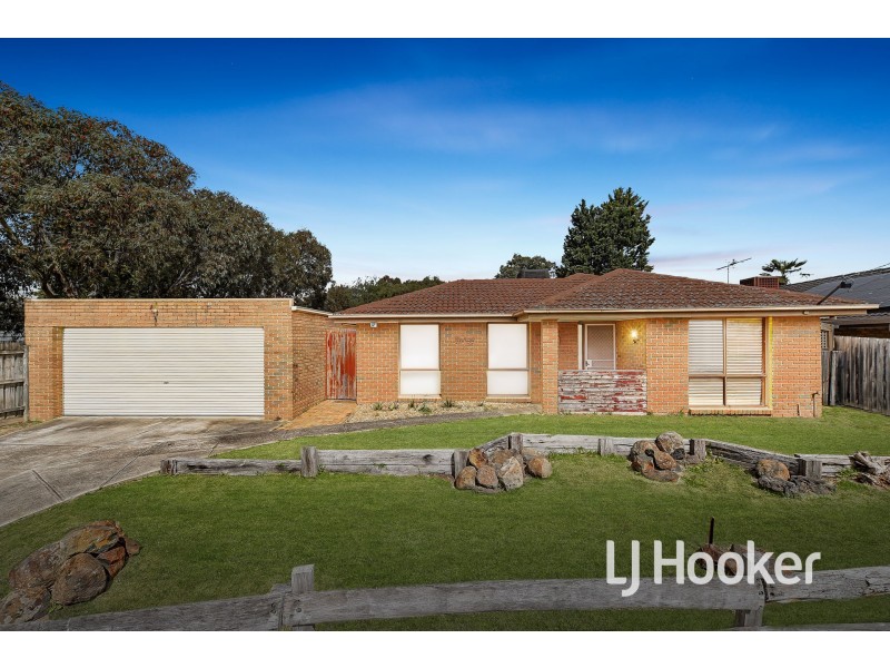 24 General Joshua Drive, Hampton Park VIC 3976