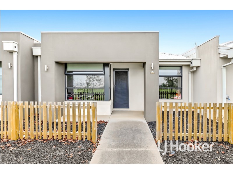 13 Trendale Lane, Clyde VIC 3978