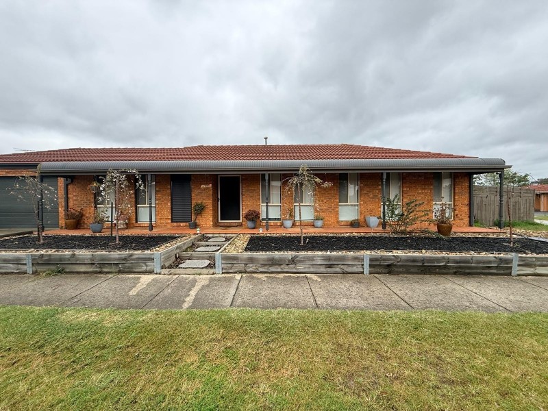 6 Elpara Way, Hampton Park VIC 3976
