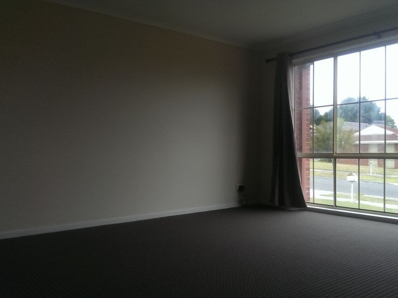 13 Highmount Drive, Hampton Park VIC 3976