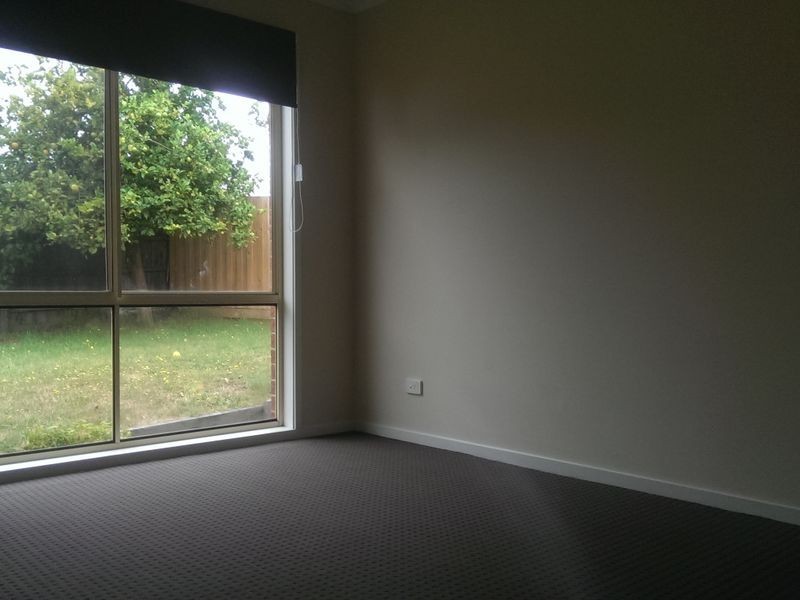 13 Highmount Drive, Hampton Park VIC 3976