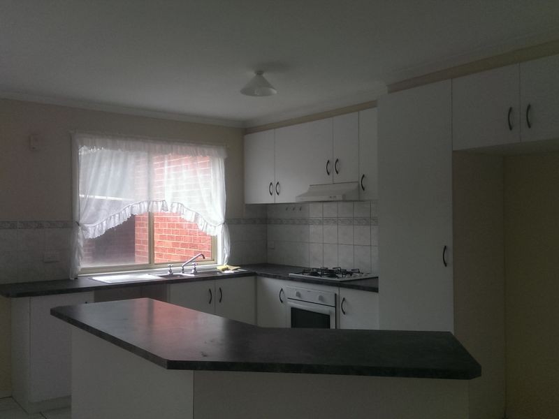 13 Highmount Drive, Hampton Park VIC 3976