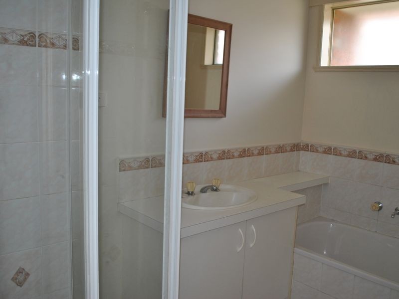 15 Strabane Way, Hampton Park VIC 3976