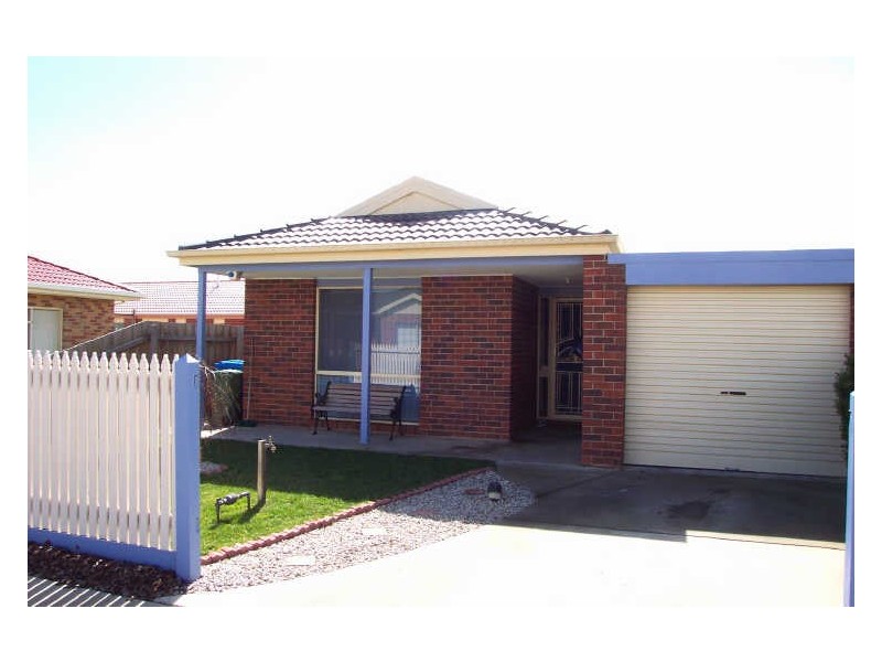 18 Oakman Way, Hampton Park VIC 3976