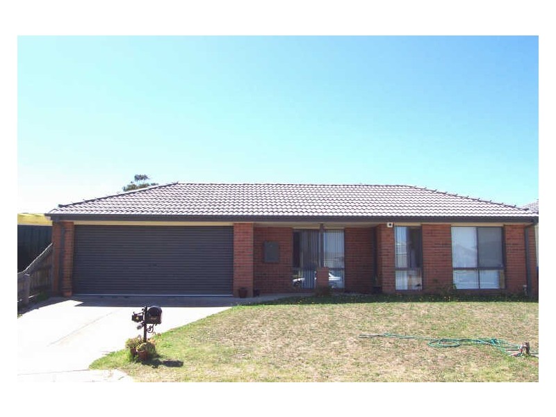 4 Woodside Court, Hampton Park VIC 3976