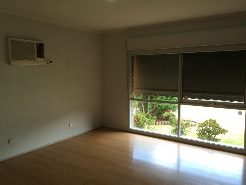 73 Strong Drive, Hampton Park VIC 3976