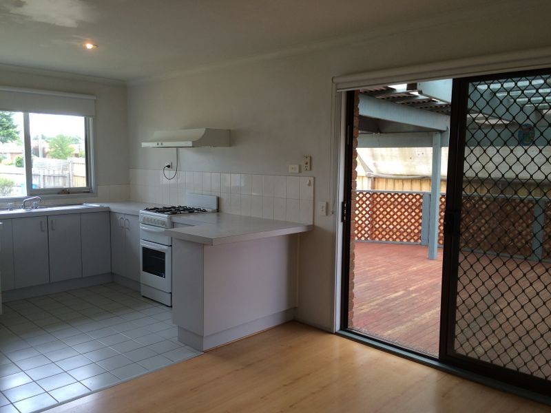 73 Strong Drive, Hampton Park VIC 3976