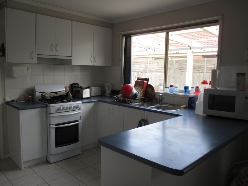 90 Oaktree Drive, Hampton Park VIC 3976