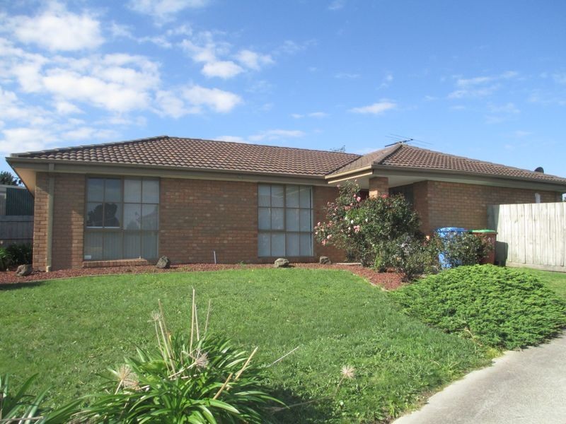 8 Carmen Court, Hampton Park VIC 3976
