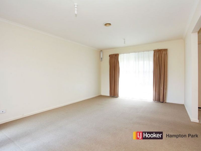 22 Manatoka Crescent, Hampton Park VIC 3976