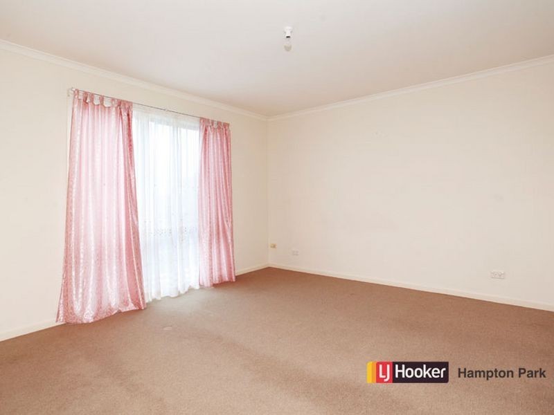 22 Manatoka Crescent, Hampton Park VIC 3976