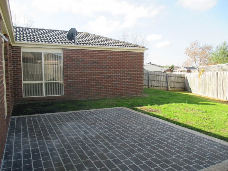 7 Ashmore Avenue, Narre Warren South VIC 3805