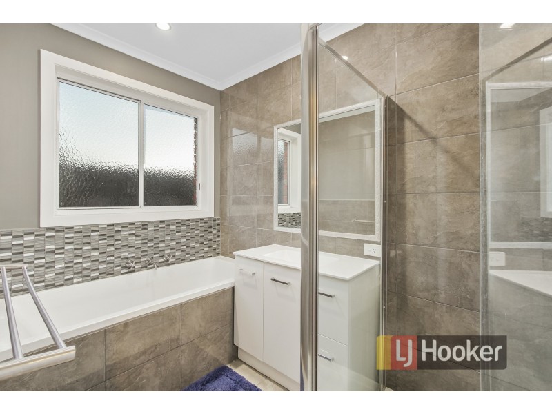 1 Breydon Place, Hampton Park VIC 3976