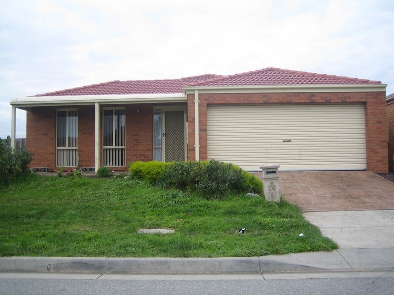 8 Neesan Court, Hampton Park VIC 3976