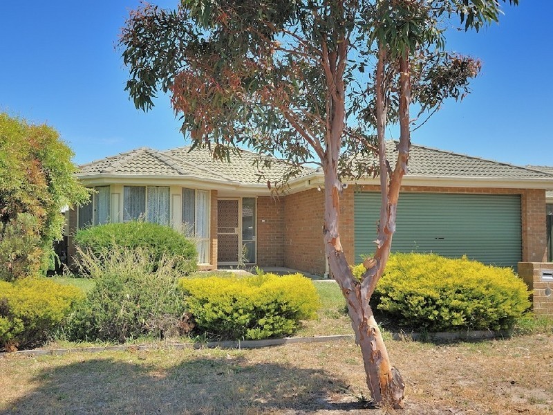 15 Arnica Close, Hampton Park VIC 3976