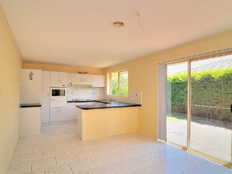 15 Arnica Close, Hampton Park VIC 3976