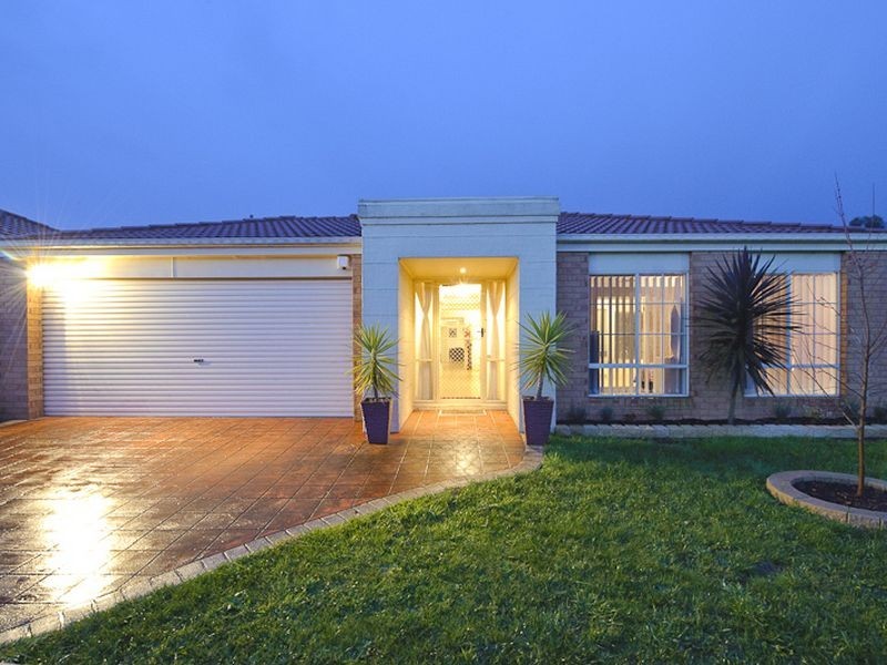 10 Cascade Way, Hallam VIC 3803