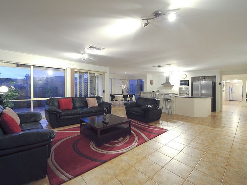 10 Cascade Way, Hallam VIC 3803