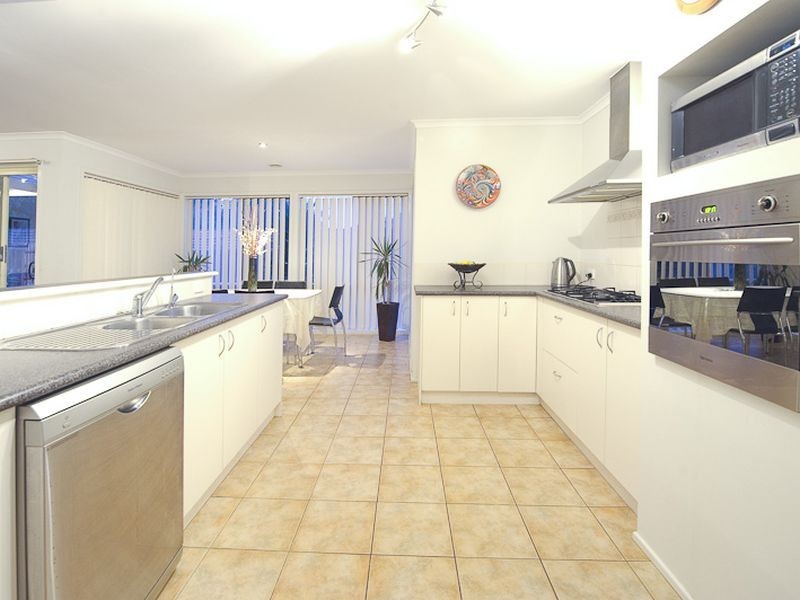 10 Cascade Way, Hallam VIC 3803