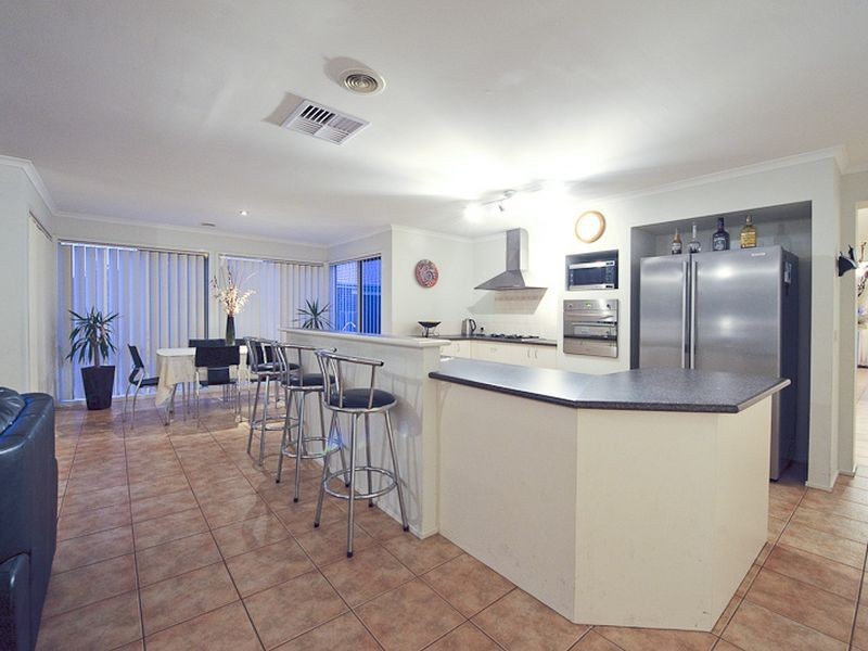 10 Cascade Way, Hallam VIC 3803