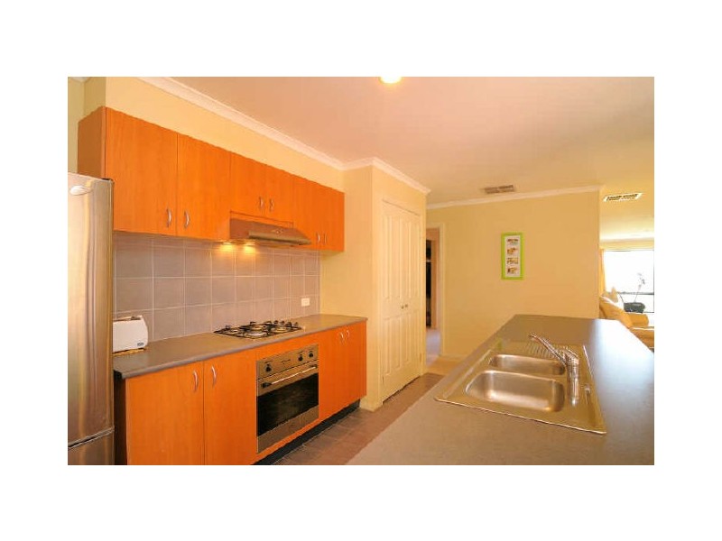 40 Bluerange Crescent, Lynbrook VIC 3975