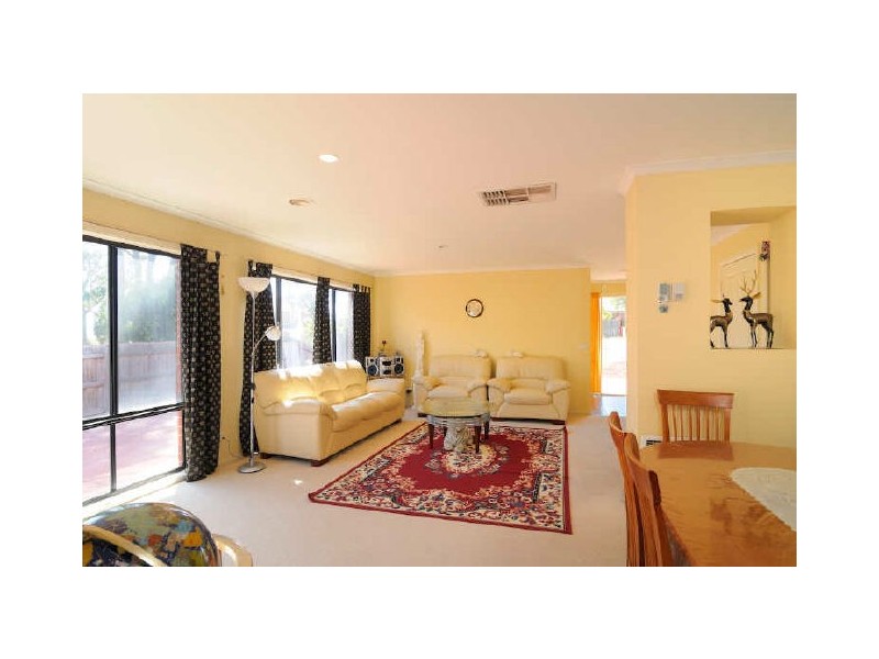 40 Bluerange Crescent, Lynbrook VIC 3975