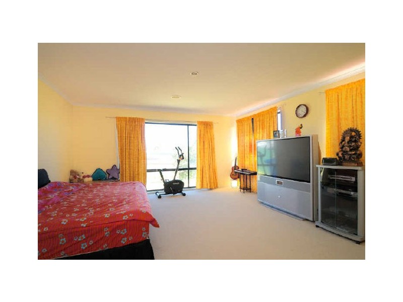 40 Bluerange Crescent, Lynbrook VIC 3975