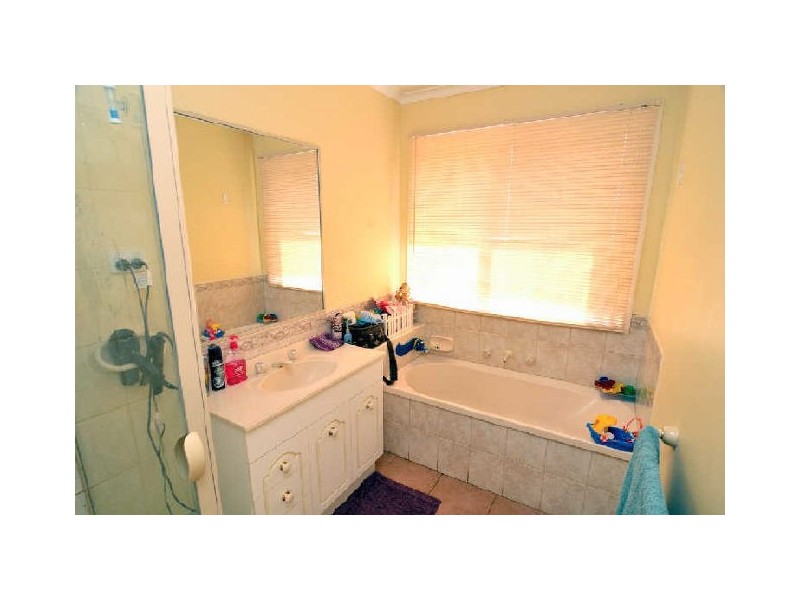 19 Mahogany Close, Hampton Park VIC 3976