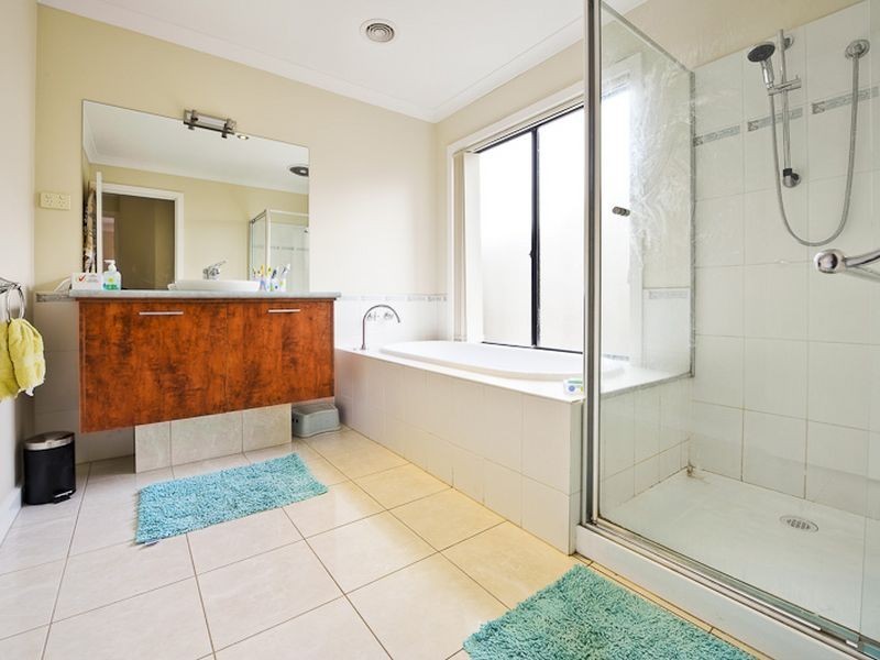 12 Glenbrook Crescent, Lynbrook VIC 3975
