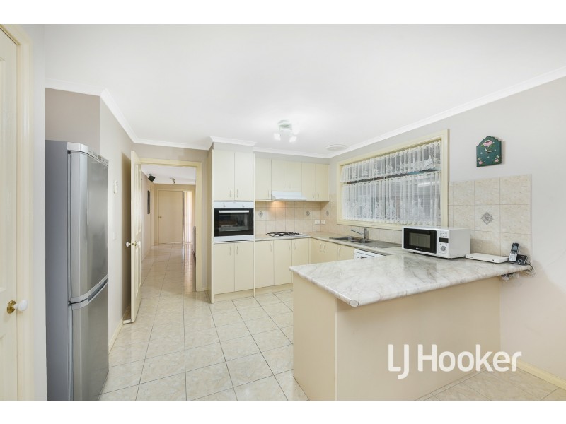 25 Kirkwood Crescent, Hampton Park VIC 3976