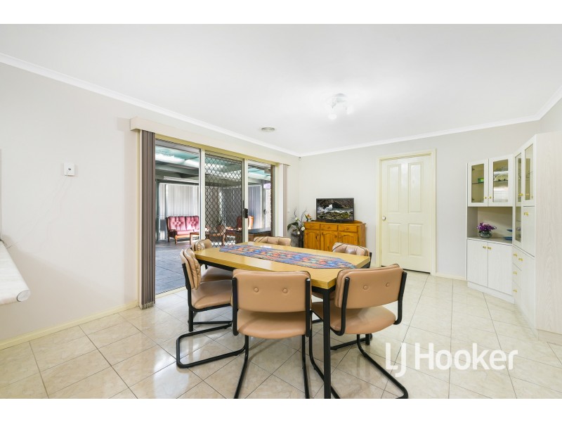 25 Kirkwood Crescent, Hampton Park VIC 3976