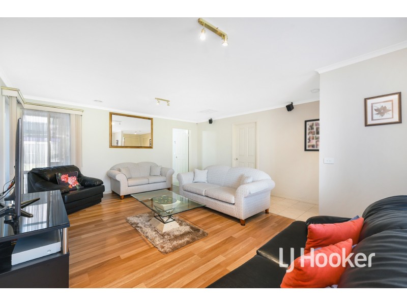 25 Kirkwood Crescent, Hampton Park VIC 3976