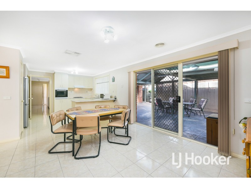25 Kirkwood Crescent, Hampton Park VIC 3976