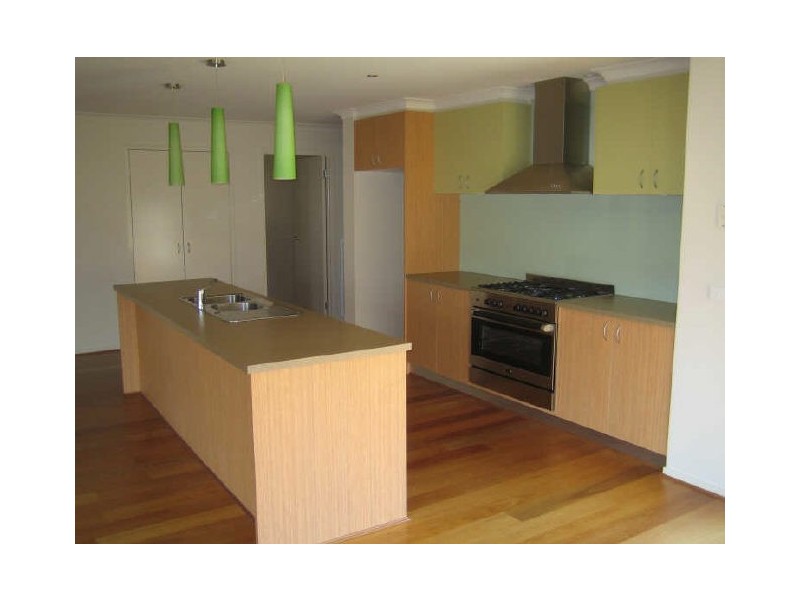 11 Golden Grove Drive, Narre Warren South VIC 3805