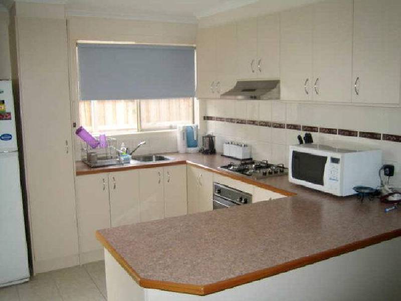 32 Oakland Drive, Hampton Park VIC 3976