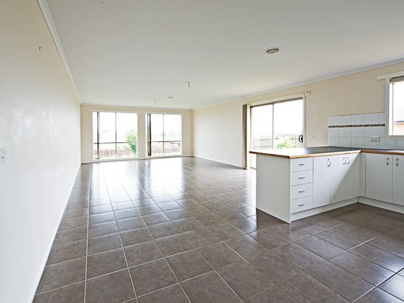 9 Nirringa Drive, Hampton Park VIC 3976